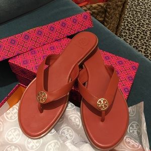 NIB Tory Burch Benton Thong Sandal Size 9